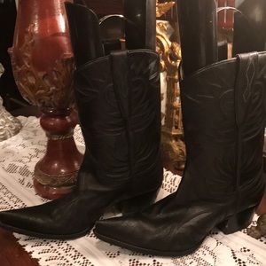 BLACK POINTED WESTERN STYLE BOOTS by Punk